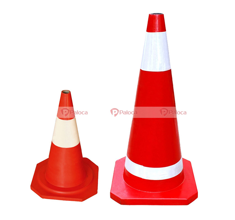 Cọc giao thông đế cam