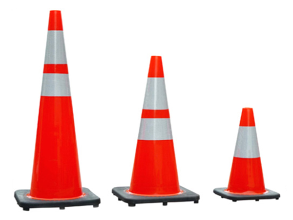 Cọc giao thông nhựa đế đen giá rẻ