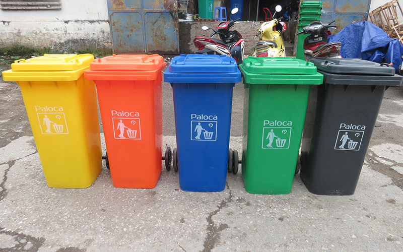 Thùng rác nhựa có nắp đậy