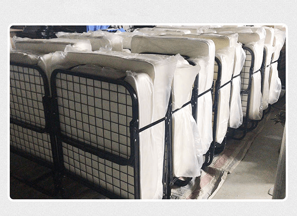 Giường phụ khách sạn nệm mút thiết kế gấp gọn dễ dàng Giường phụ khách sạn nệm mút dày 10cm có thể gấp gọn dễ dàng, tiết kiệm không gian bảo quản và tiện lợi khi vận chuyển