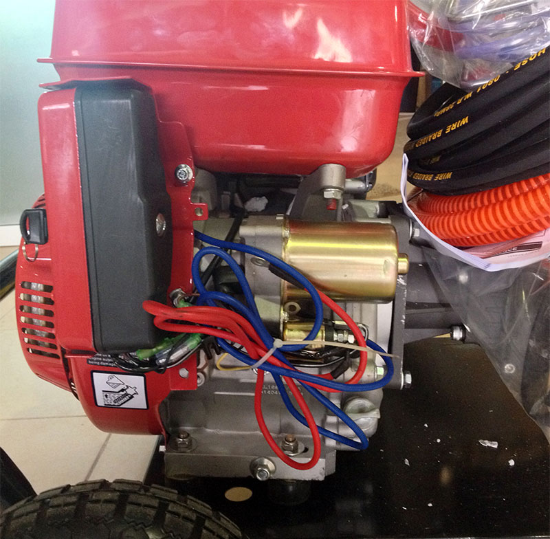 M&aacute;y phun &aacute;p lực cao Kocu khởi động bằng đề