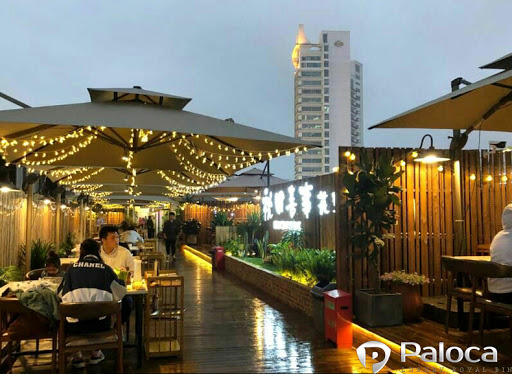 Ánh đèn led tạo nên không khí lãng mạn