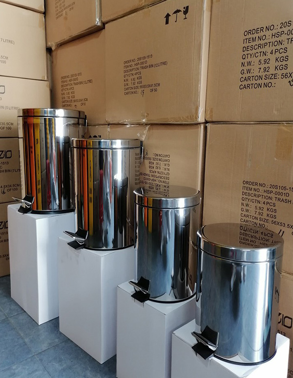 Thùng rác inox có nắp đậy