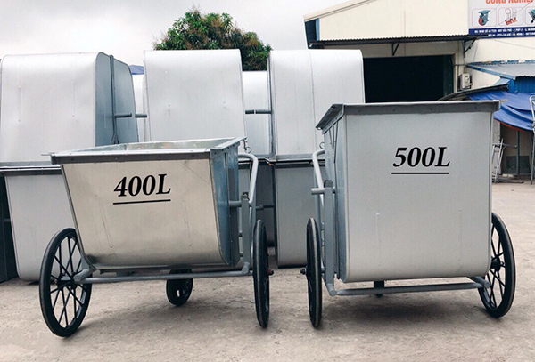 Xe gom rác bằng tôn