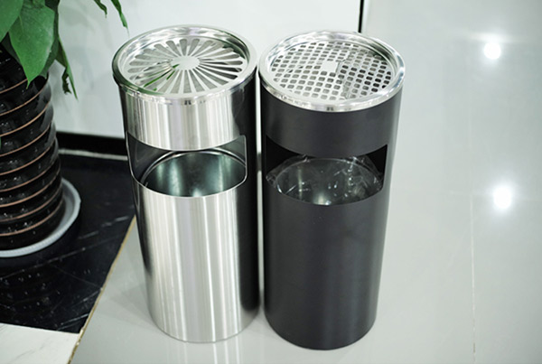 Hình ảnh thực tế thùng rác gạt tàn do Hành Tinh Xanh bán