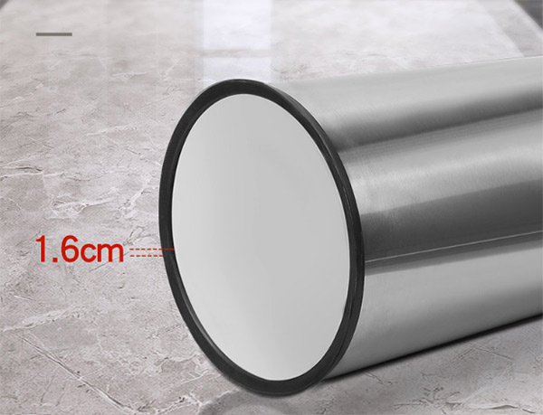 Lớp cao su phía dưới chân thùng rác