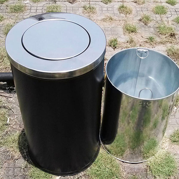 Mẫu thùng rác dễ dàng sử dụng và vệ sinh