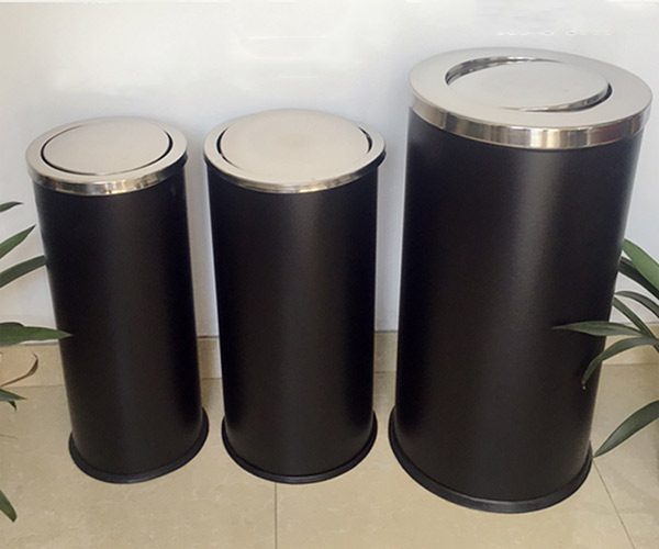 Một số mẫu thùng rác phun sơn đen nắp lật do Hành Tinh Xanh cung cấp