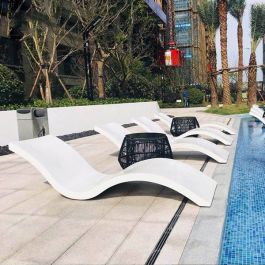 Ghế hồ bơi nhựa composite màu trắng