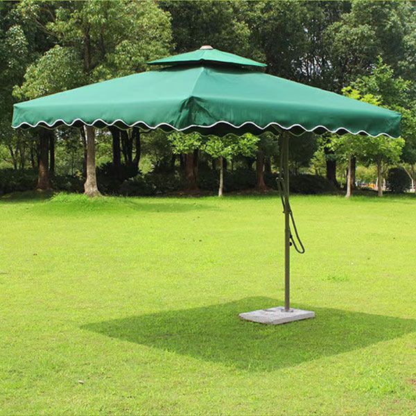 Dù vuông mang phong cách hiện đại, phù hợp sự kiện ngoài trời, tạo ấn tượng chuyên nghiệp và thu hút