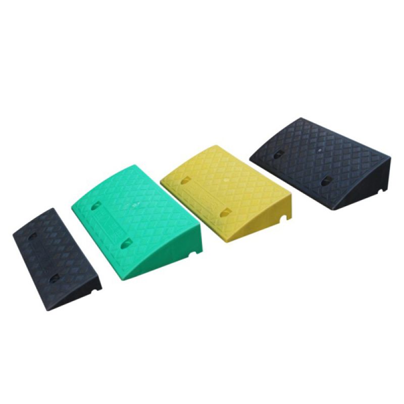 Dốc bục lên xuống bằng nhựa