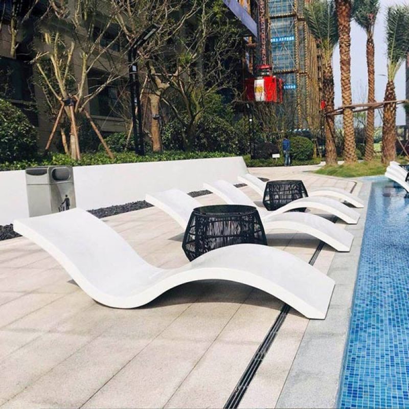 Ghế hồ bơi nhựa composite màu trắng