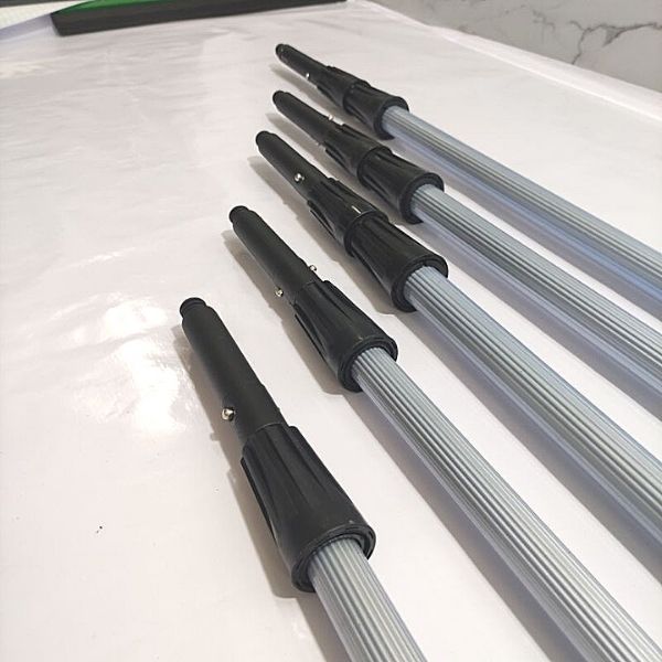 Hình ảnh thực tế của cây nối dài lau kính