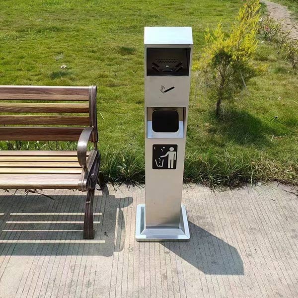 Mẫu cây gạt tàn được lắp đặt để sử dụng tại không gian ngoài trời