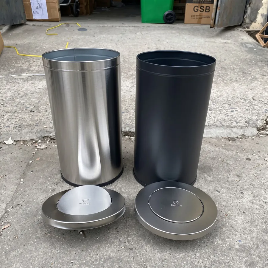 Thùng rác inox nắp lật Paloca được thanh lý