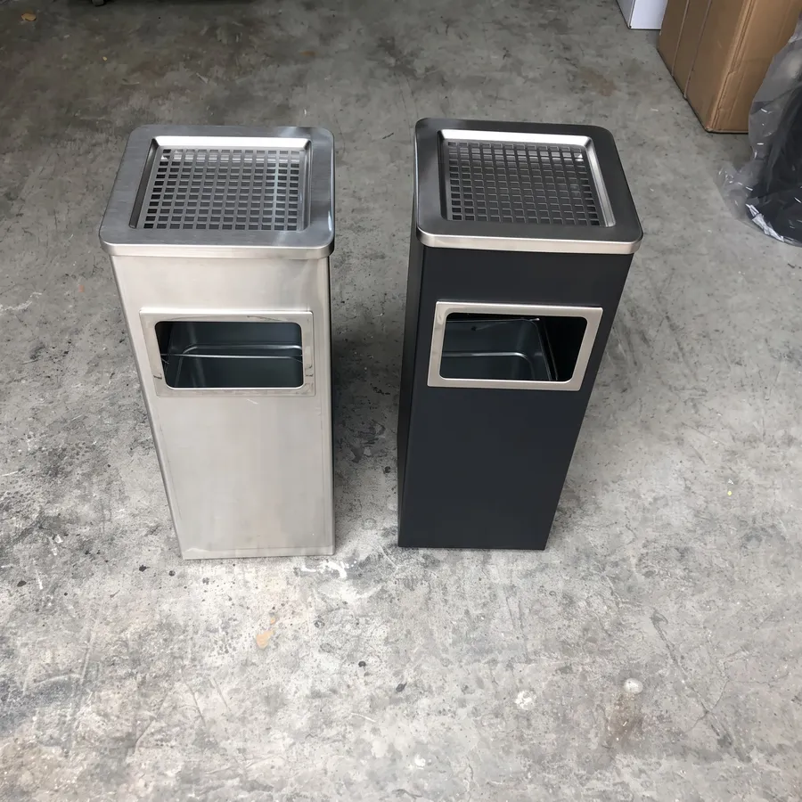 Thanh lý thùng rác inox gạt tàn vuông