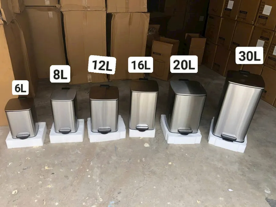 Thùng rác inox đạp chân thanh lý tại Hành Tinh Xanh