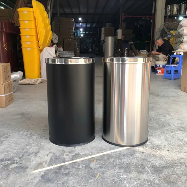 Đầy đủ phiên bản thùng rác nắp lật bằng inox và thép