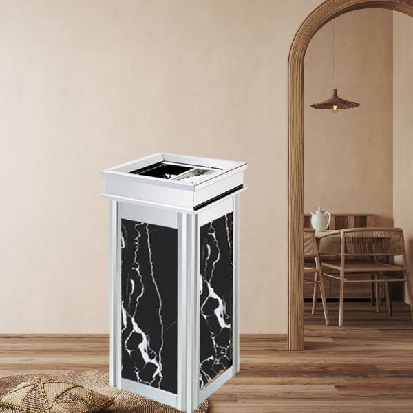 Thùng rác đá hoa cương có cửa xả rác cạnh khay gạt tàn