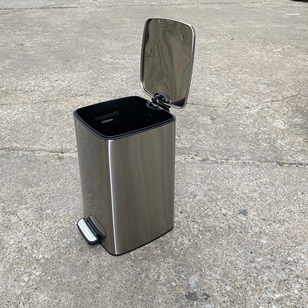 Thùng rác inox đạp chân vuông cao cấp