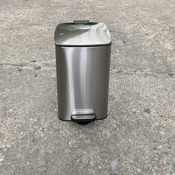 Thùng rác inox đạp chân vuông cao cấp