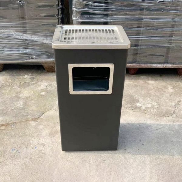 Hình ảnh chụp thùng rác gạt tàn bằng thép tại kho Hành Tinh Xanh