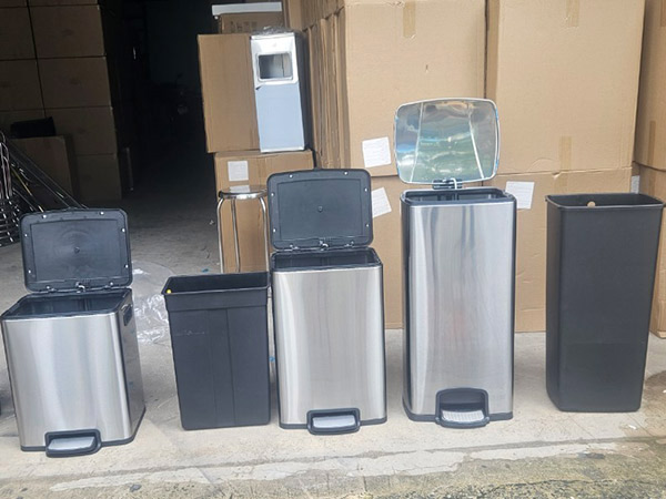 Hành Tinh Xanh đủ loại dung tích thùng rác inox đạp chân vuông