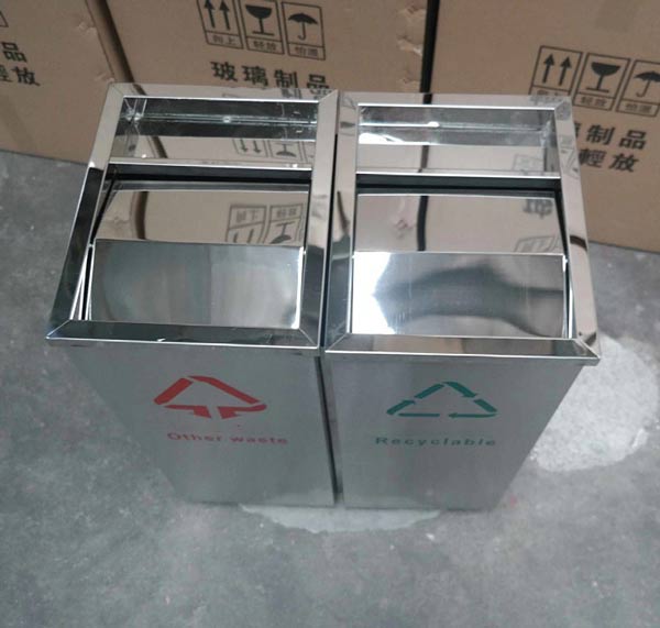 Hình ảnh thùng rác inox đôi ngoài trời bập bênh