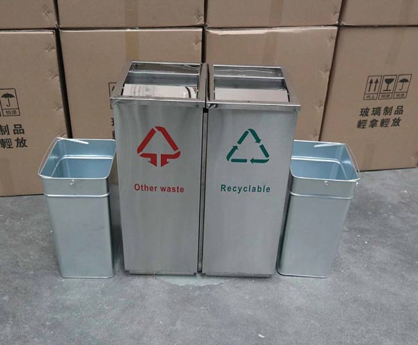 Hình ảnh thùng rác inox đôi ngoài trời bập bênh