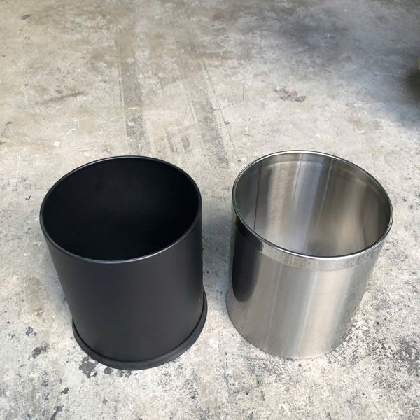 Hình ảnh thùng rác inox tròn 2 lớp chụp tại kho Hành Tinh Xanh