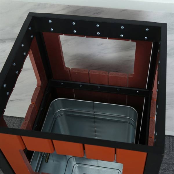 Bên trong thùng rác gỗ nhựa ngoài trời