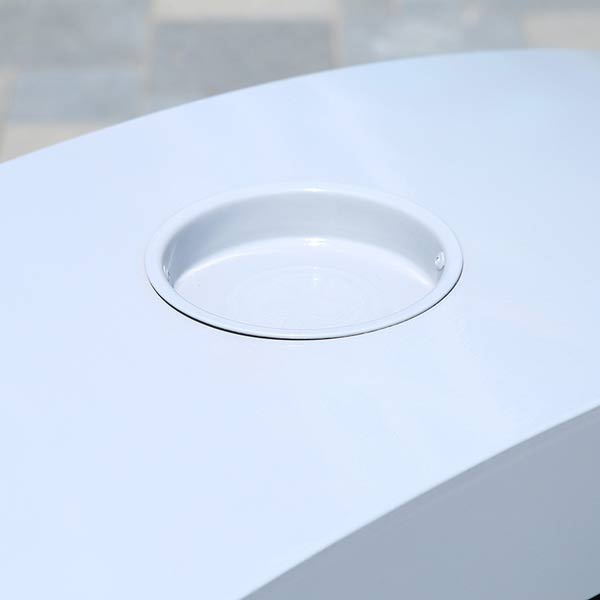 Cận cảnh khay gạt tàn thùng rác