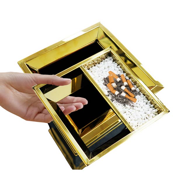 Cận cảnh nắp thùng rác: 1 ngăn gạt tàn + 1 ngăn xả rác