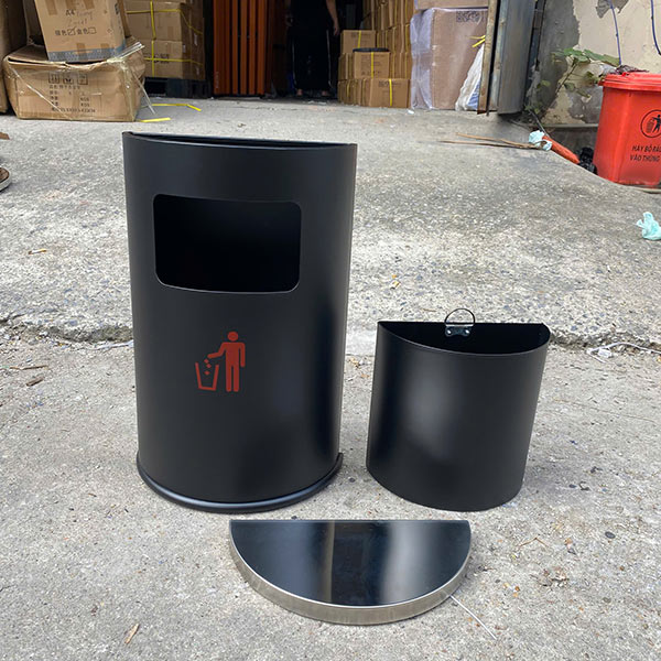 Thùng rác hình bán nguyệt của Hành Tinh Xanh