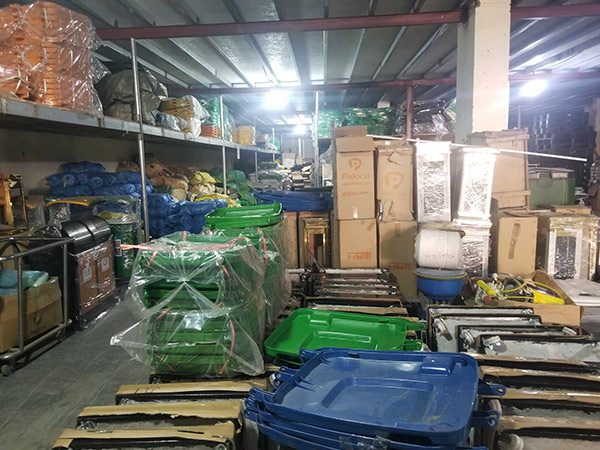 Kho thùng rác tại Hành Tinh Xanh