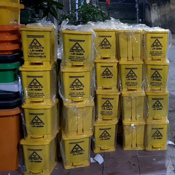 Giao thùng rác nhựa 30L cho đối tác ở TP.HCM