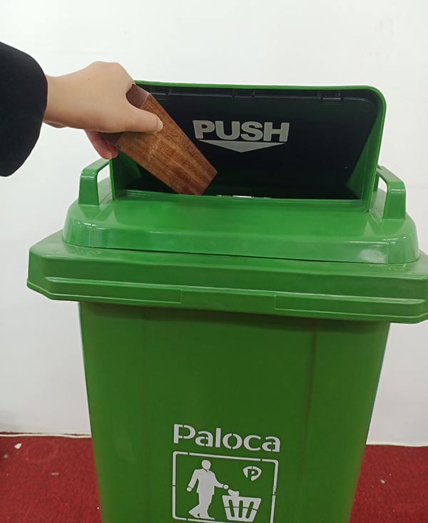 Khe bỏ rác của thùng rác nắp đẩy