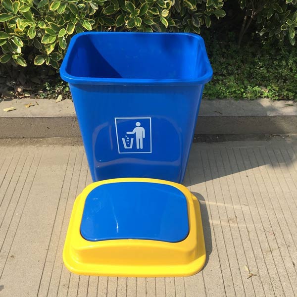 Phần nắp dễ dàng tháo rời để thuận lợi vệ sinh thùng rác