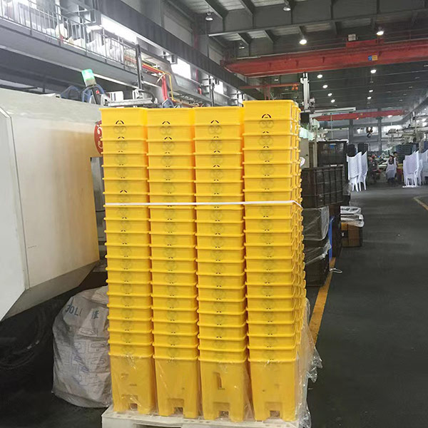 Thùng rác nhựa đạp chân