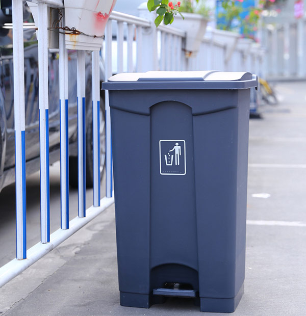 Thùng rác nhựa đạp chân