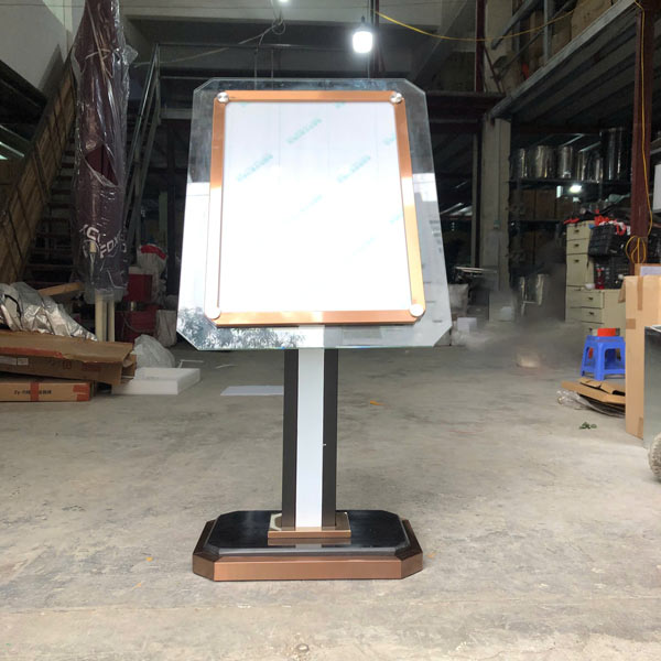 Bảng chào đón sự kiện inox mặt kính