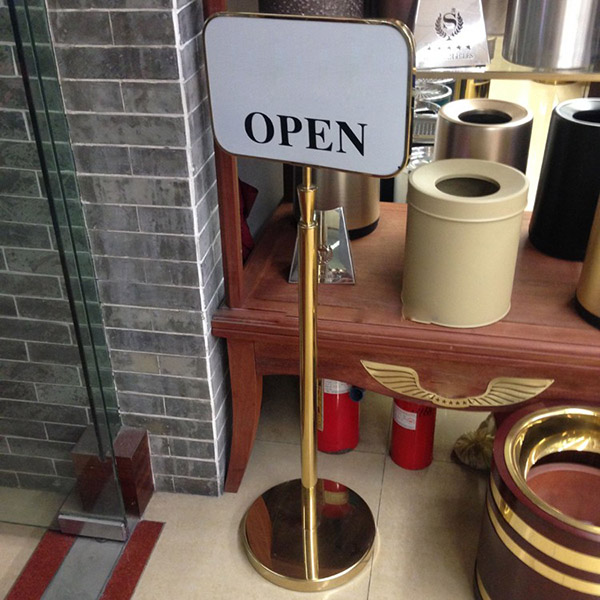 Hình ảnh bảng chỉ dẫn đưa vào sử dụng thực tế