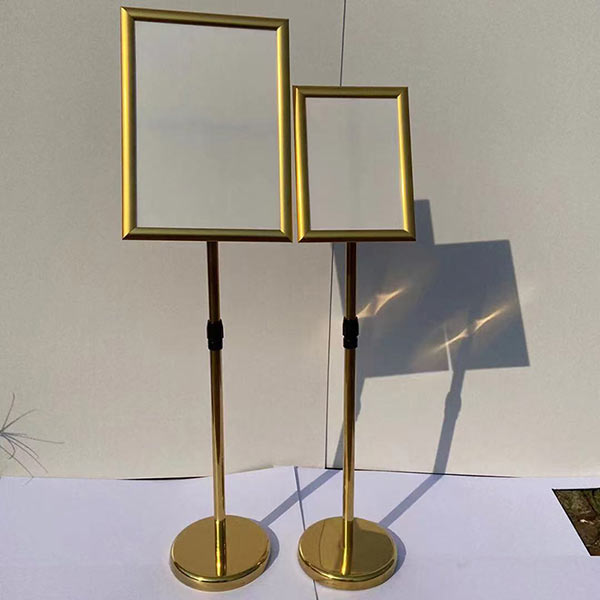 Mẫu bảng chỉ dẫn màu vàng được nhiều người ưa chuộng