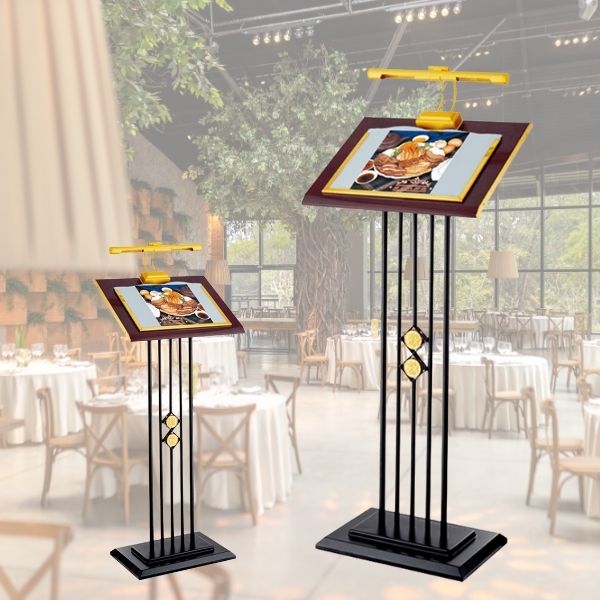 Bảng menu nhà hàng có đèn chiếu sáng