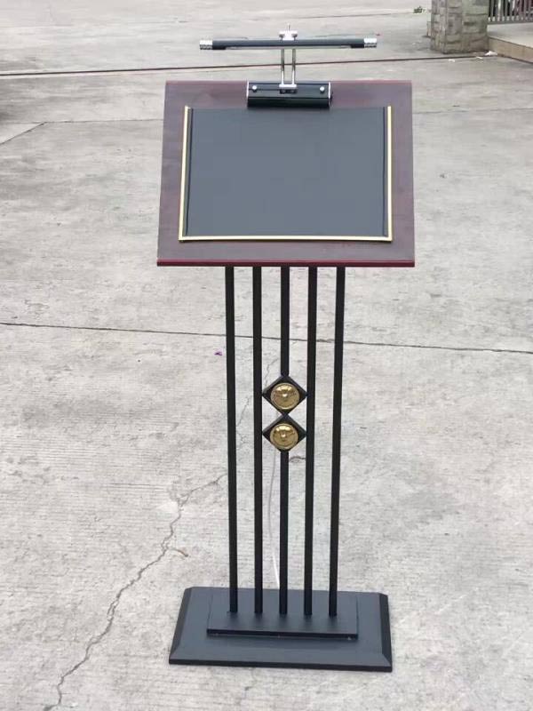 Hình ảnh mẫu bảng menu được lắp đặt và chụp tại kho