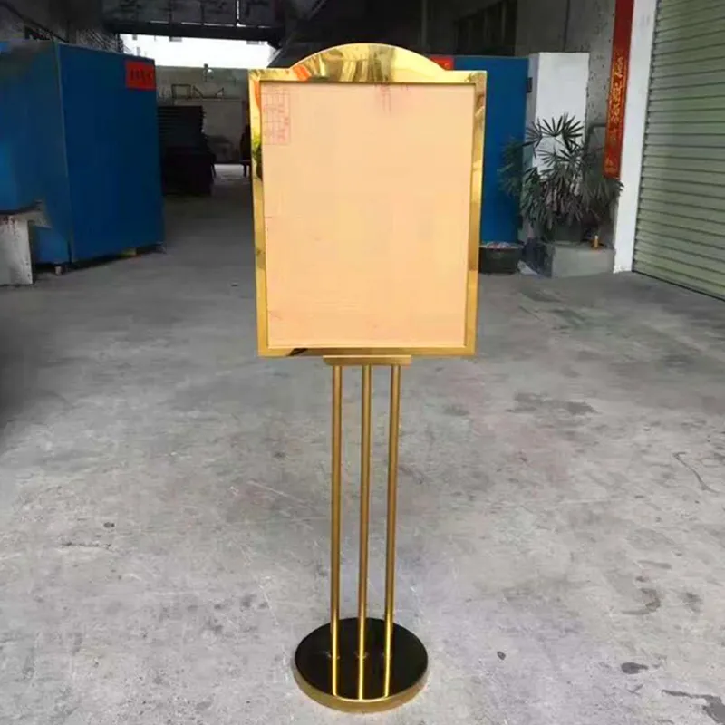 Hình ảnh thực tế bảng thông báo sự kiện, tòa nhà