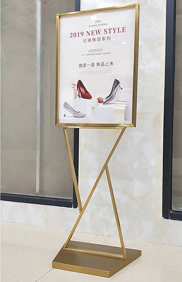 Chiều cao bảng wellcome tầm 1.3m 