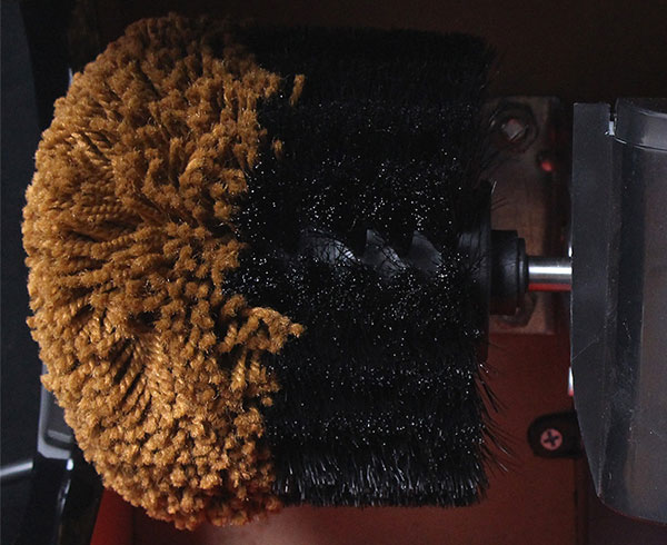 Chổi đánh bụi ở trong, chổi đánh bóng phía ngoài