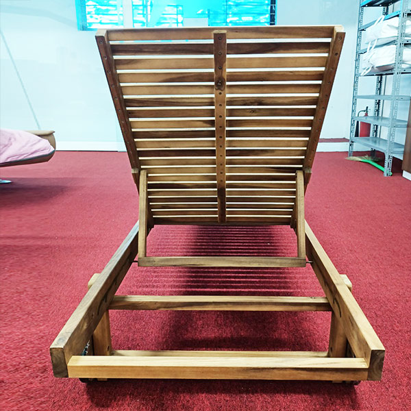 Nấc điều chỉnh của tựa ghế hồ bơi