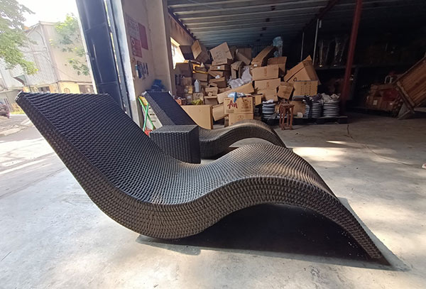 Mẫu ghế bể bơi được chụp tại kho Hành Tinh Xanh